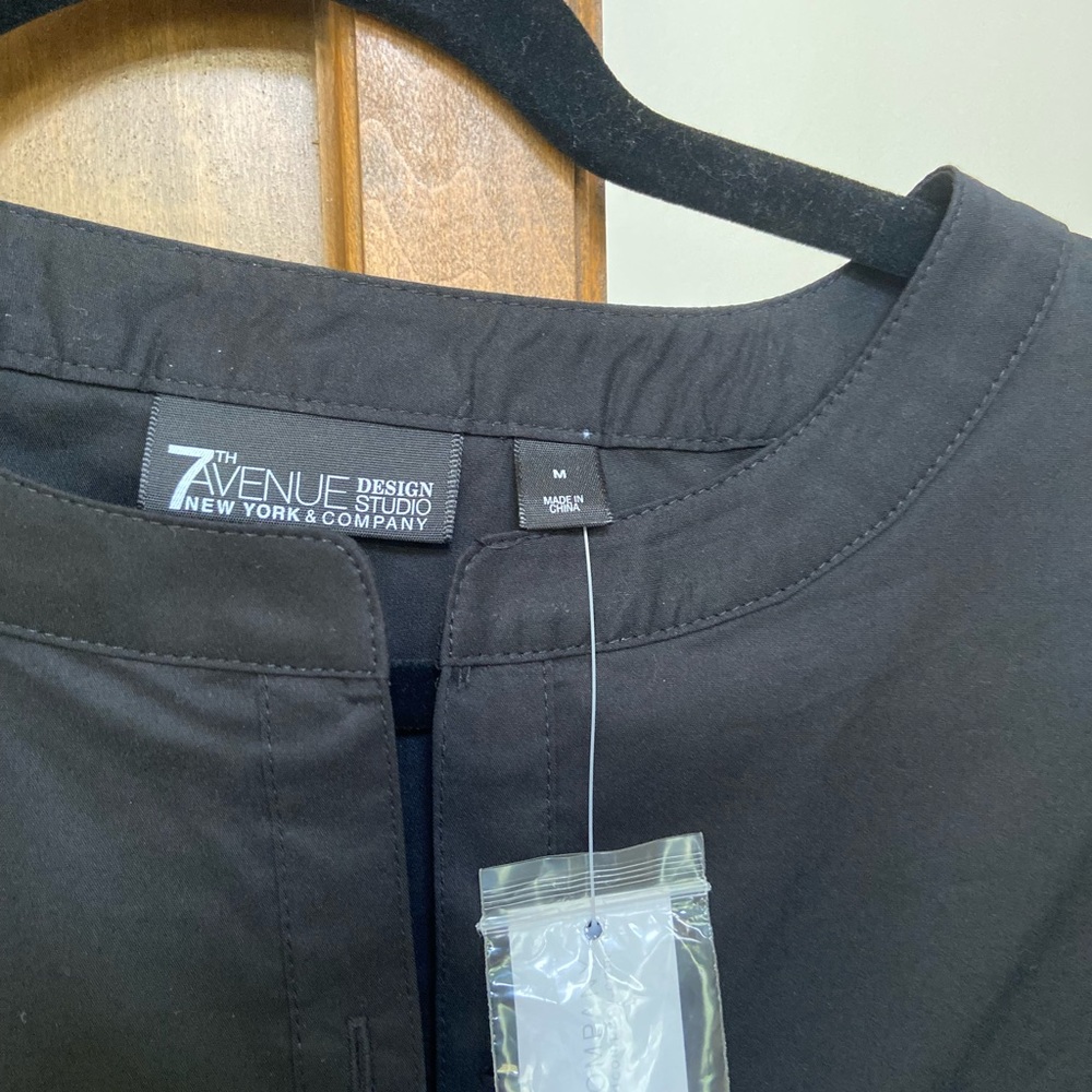Ladies button down blouse - Picture 3 of 4